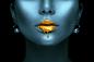 Preview: Fototapete – Goldene Lippen, blaues Make-up und Ohrringe