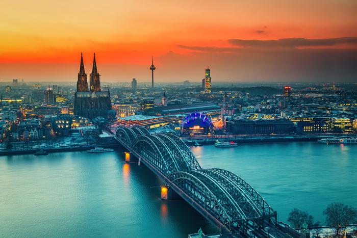Fototapete Blick auf Köln mit der Hohenzollernbrücke und dem Dom