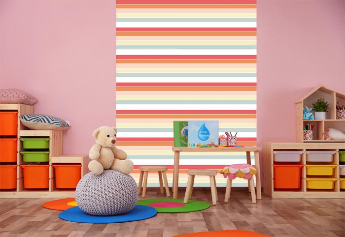 Kinderzimmer Tapete mit Streifen in Pastellfarben