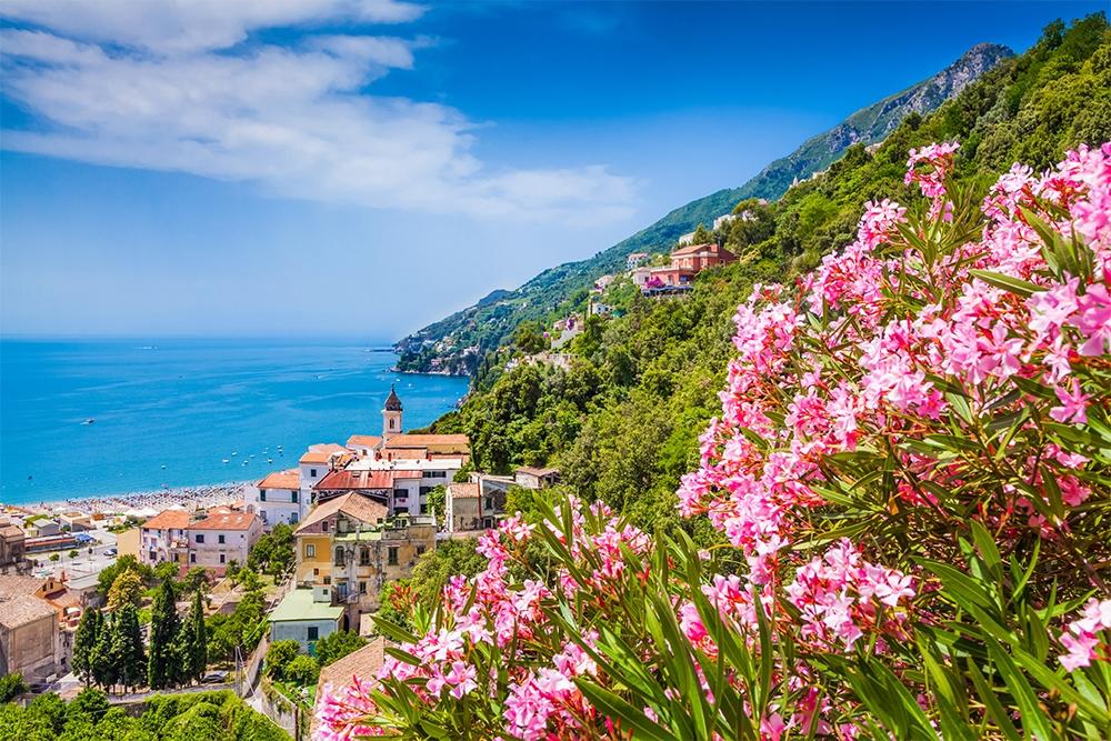 Selbstklebende Fensterfolie mit Amalfi in Italien