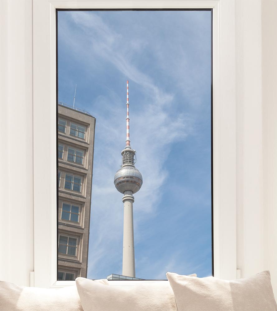 Fensterfolie Berliner Fernsehturm im Hochformat