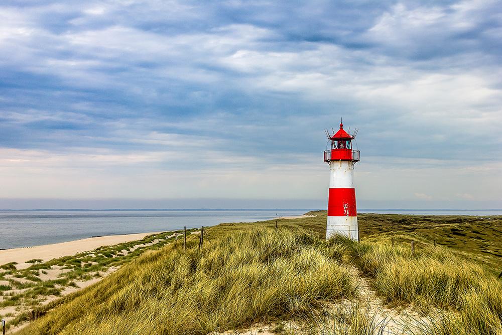Selbstklebende Fensterfolie mit einem Leuchtturm auf Sylt