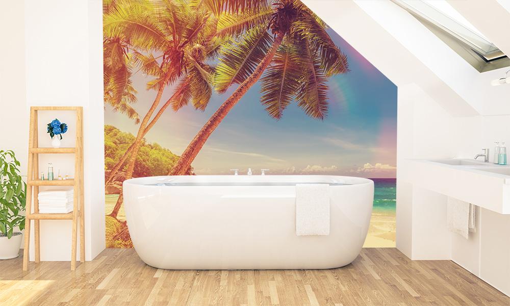 Fototapete Strand mit Palmen auf Paradise Island in einem Badezimmer