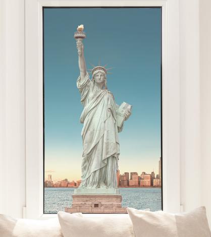 Fensterfolie mit der Freiheitsstatue von New York im Hochformat
