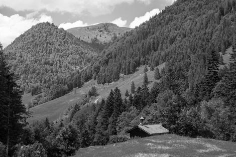 Schwarz-Weiß Fototapete in den Bergen von Österreich