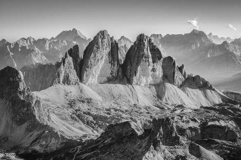 Schwarz-Weiß Fototapete Drei Zinnen in den Dolomiten