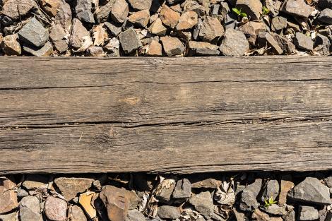 Fototapete Holzschwelle von alten Schienen
