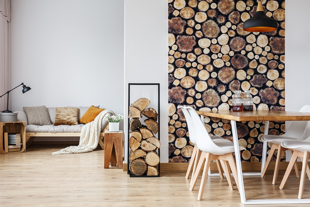 Wohnzimmer mit einer Holz-Fototapete