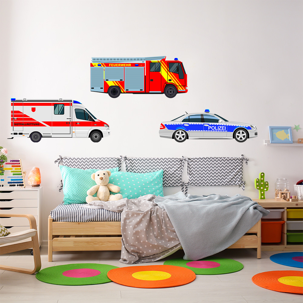 Wandtattoos mit einer Polizei, Krankenwagen und Feuerwehr in einem Kinderzimmer